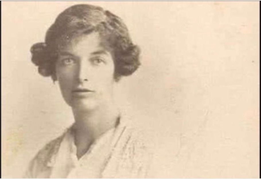 صورة أرشيفية أخرى لإيفلين كوبولد (زينب)